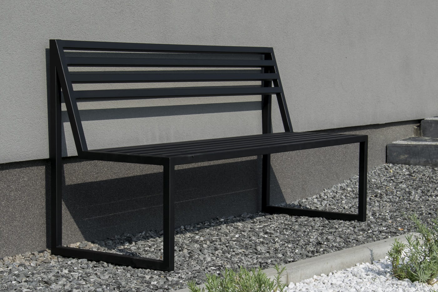lawka_laweczka_metalowa_czarna_ogrodowa_h-design.jpg